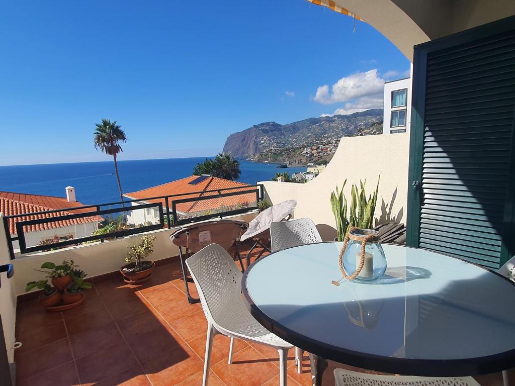 Appartement Luzia's Apartment - 2 bedroom apartment sleeps 4 Entrada do Cabrestante 14 9000-105 Funchal