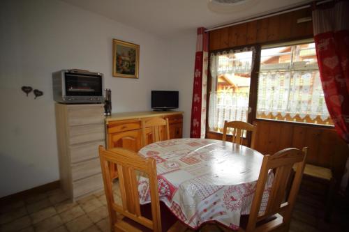 MA248 - Studio 4 Pers centre des Carroz