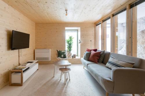 Macario Wood House