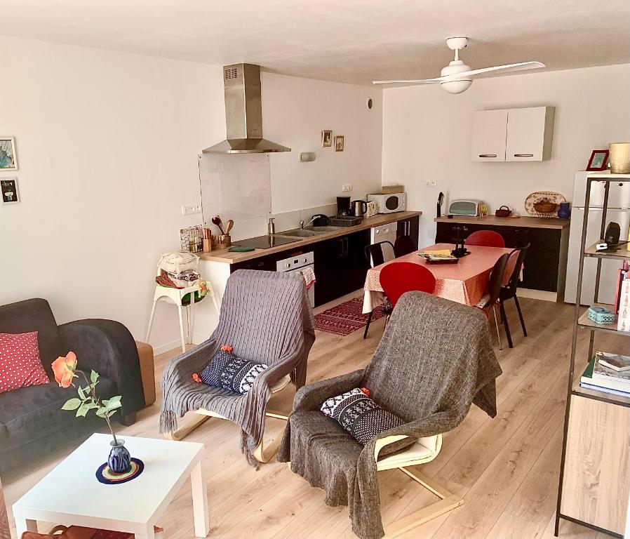 Appartement Mâcon - centre ville - proche gare - charmante maison 4 Rue de la Laiterie 71000 Mâcon