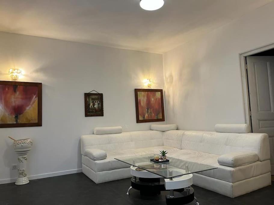 Appartement Madala ´s Housse 75 Rue de la République 39400 Morez