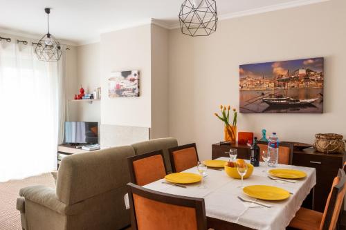 Madalena Beach Apartment by MP