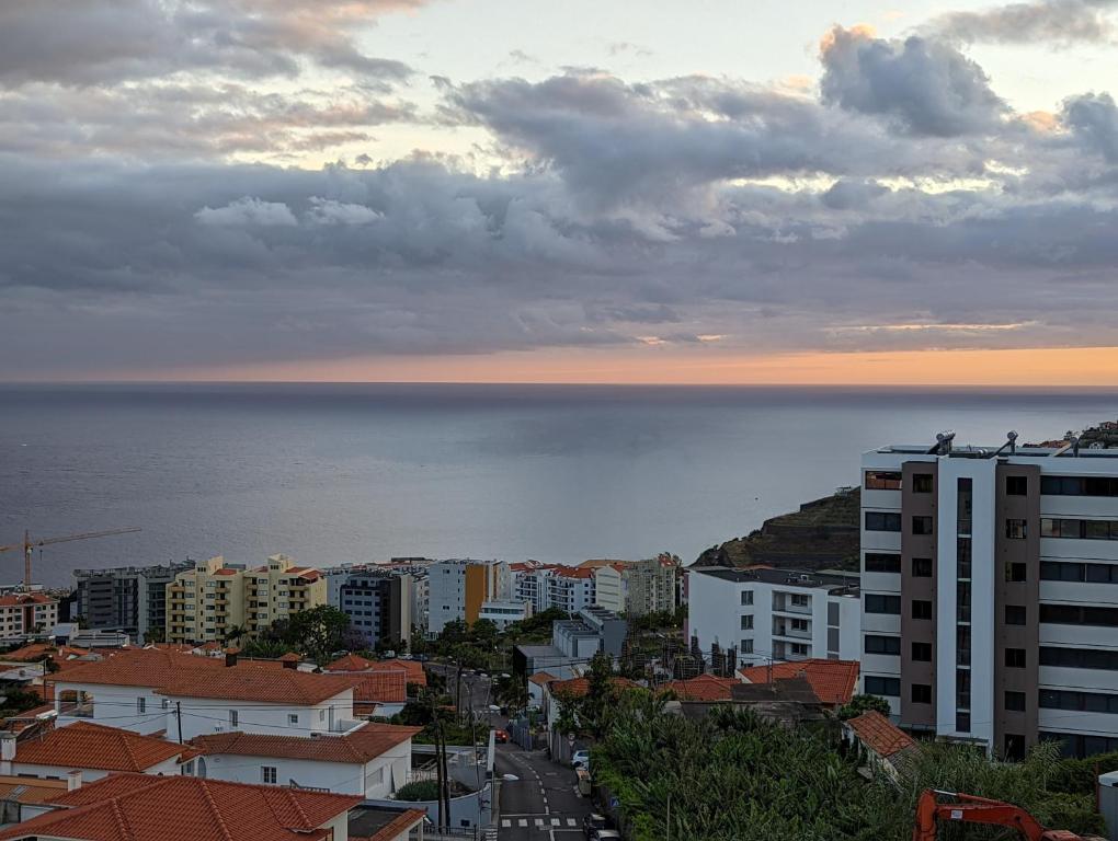 Appartement Madeira Luxury Amparo Apartment 32 Caminho do Engenho Velho 9000-260 Funchal