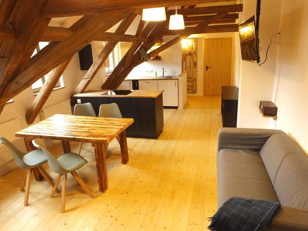 Appartement “Mägdestube” - Hammergut Neidberg Talstraße 32b 01824 Bielatal