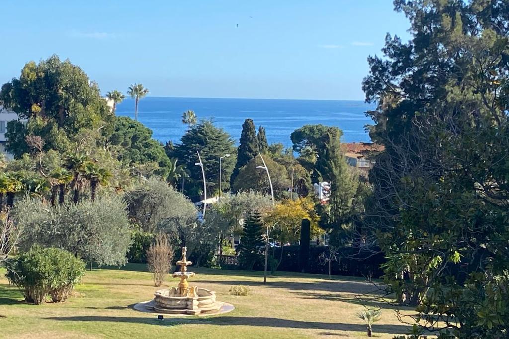 Magical sea view terrace and beaches close to the center Live IN Respiro 2-4 AVENUE DE LA FAVORITE Residence Bel Respiro, 06400 Cannes