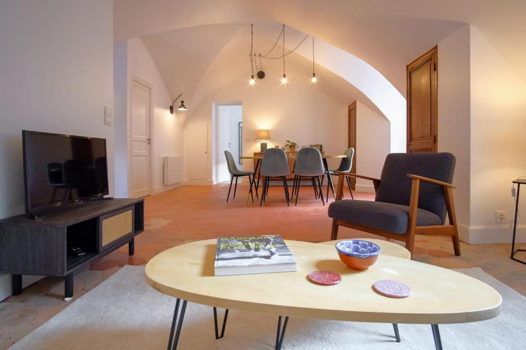 MAGNIFICENT apartment for 2 in the Ile de la Cité 32 Quai de Béthune, 75004 Paris