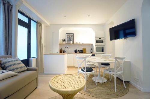 Magnificent Apartment In The South Of Paris