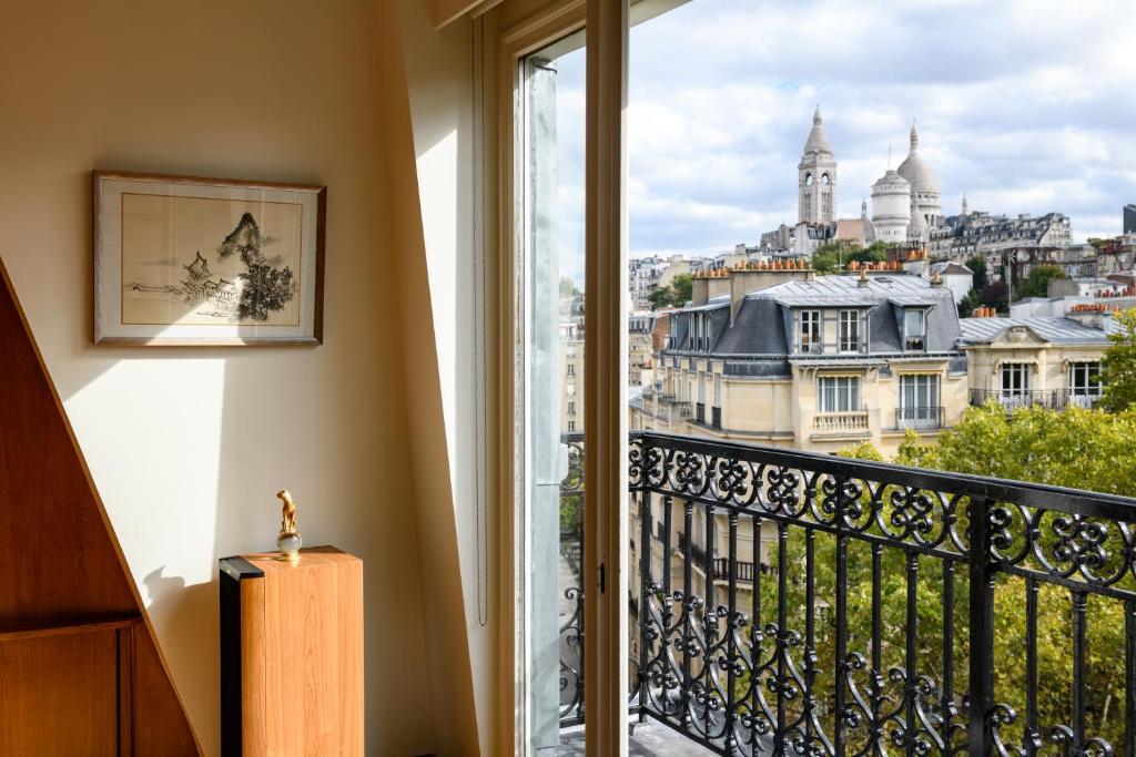 Appartement Magnificent apartment with balcony overlooking Sacre-Coeur- Paris 18th 91 Rue Caulaincourt 75018 Paris