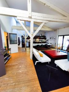 Appartement Magnificent loft in the centre of town 57 rue Saint-Nicolas 17000 La Rochelle -1