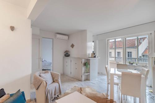 Magnificent spacious apartment near the Croisette