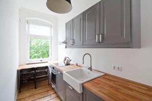 Magnificent turn of century flat (legal)