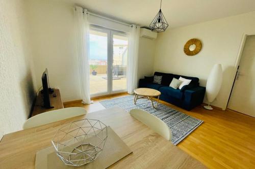 Magnifique 40m avec TERRASSE et VUE sur MER