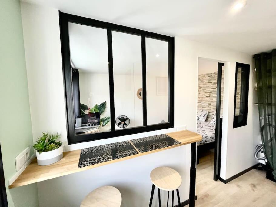 Magnifique 85m avec BALCON et en FRONT DE MER 83500 La Seyne-sur-Mer