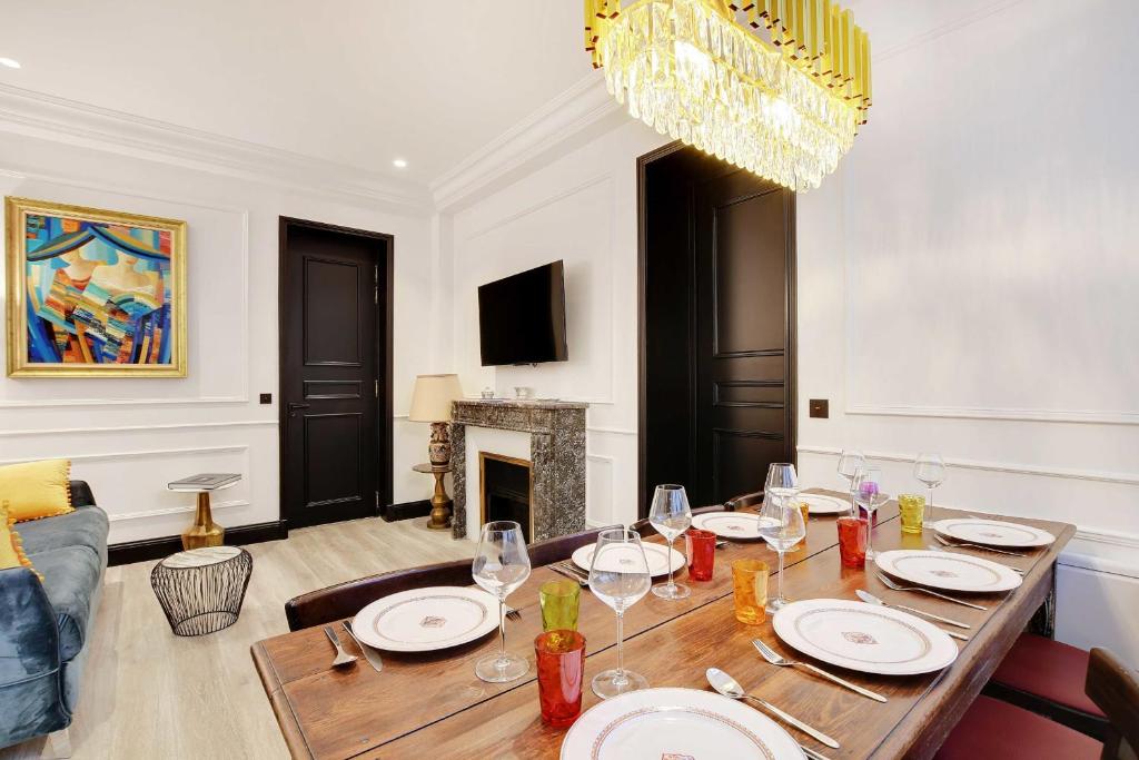 Magnifique appartement – 3BR/8P - Place de l'Etoile 184 Boulevard Haussmann, 75008 Paris