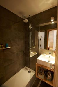 Magnifique appartement, 5* avec cheminée, accès ski au pied
