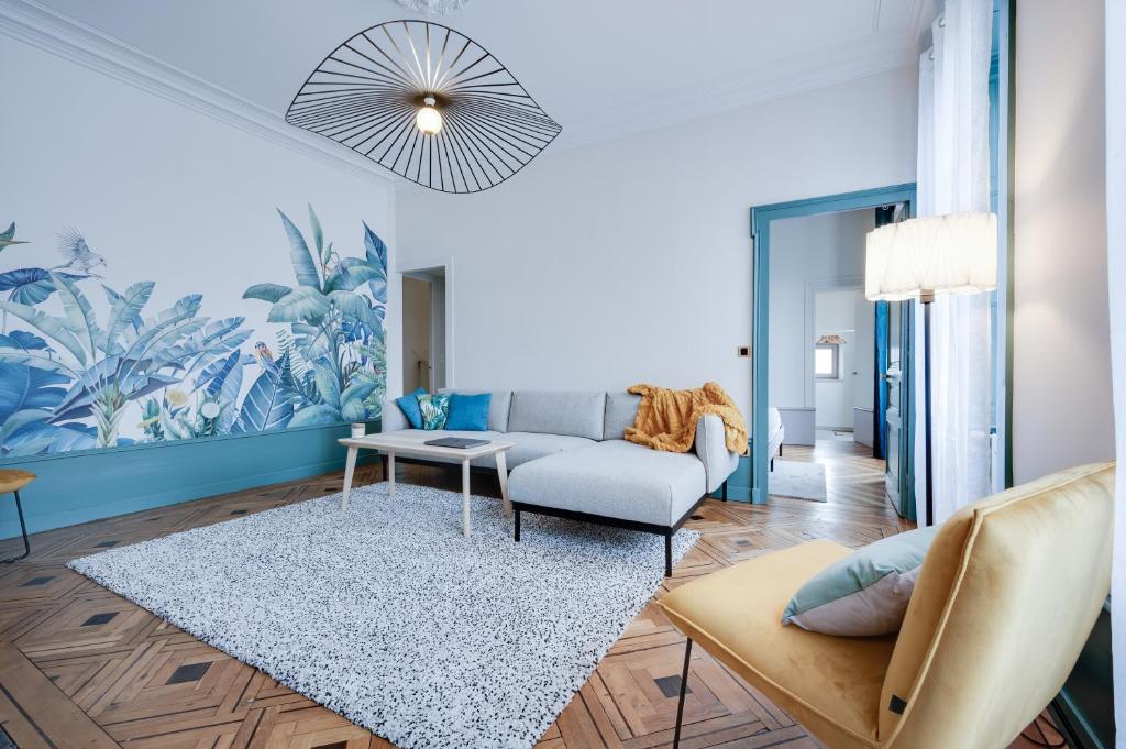 Appartement Magnifique appartement 8p + terrasse hyper centre 3 Rue Perrin 39000 Lons-le-Saunier
