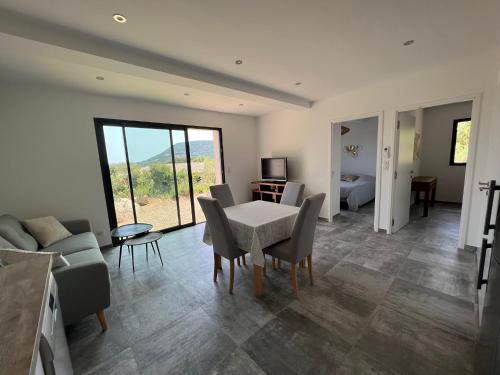 Magnifique appartement avec piscine vue mer