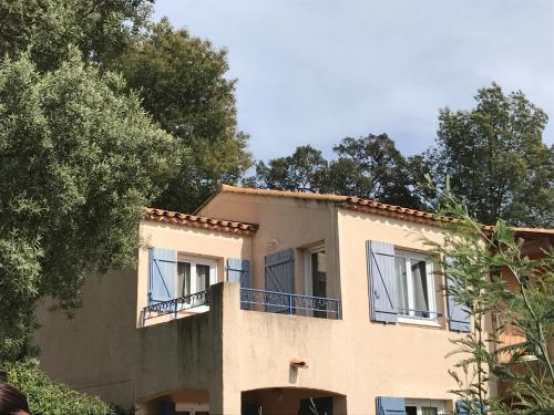 Magnifique appartement avec vue mer sur le golfe de Saint-Tropez dans résidence Pierre et Vacances