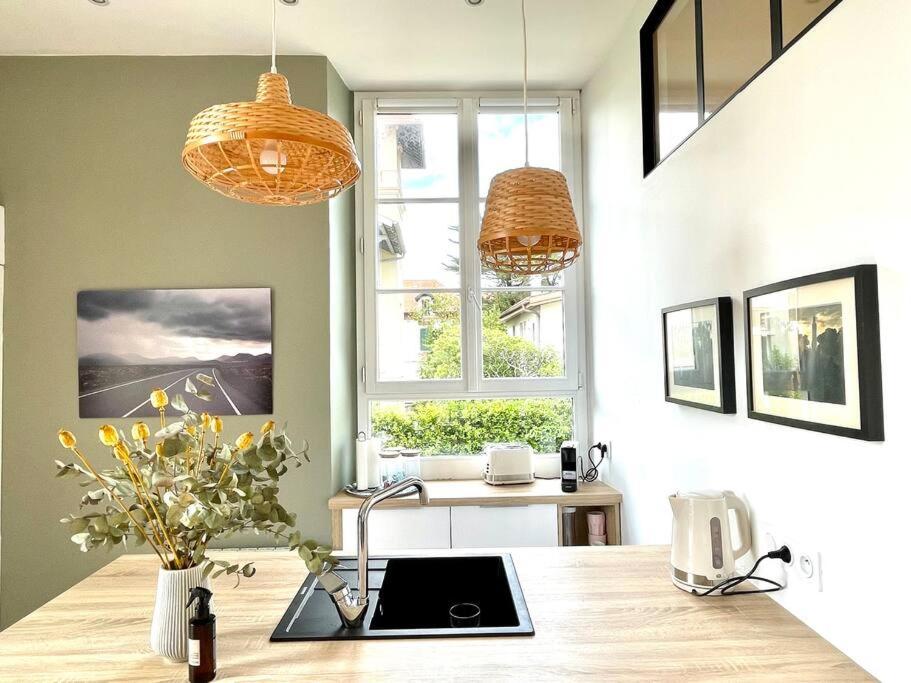 Magnifique appartement calme au cœur de Biarritz 1 er etage 19 bis Av. Victor Hugo, 64200 Biarritz