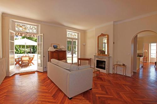 Magnifique appartement d'époque avec Vue Mer 4 personnes avec terrasse Le Port Nice