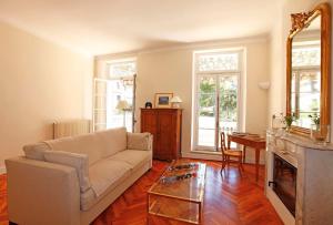 Magnifique appartement d'époque avec Vue Mer 4 personnes avec terrasse Le Port Nice