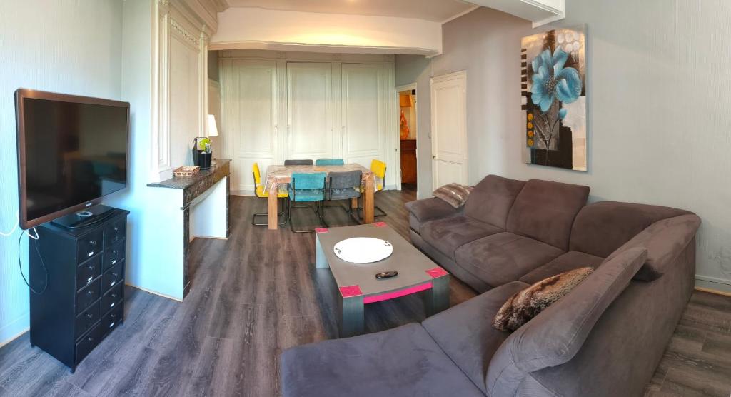 Magnifique appartement en centre ville de château chinon ville Rue de la Cité, 58120 Château-Chinon