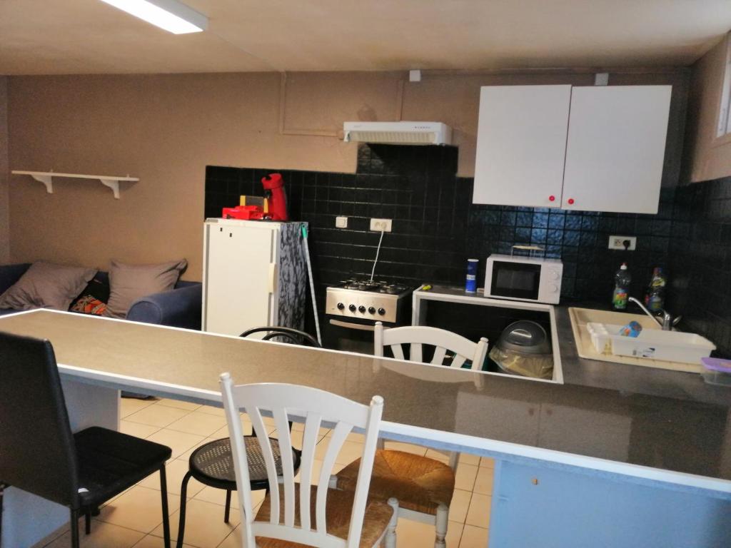 Magnifique appartement proche du parc des expositions 166 Boulevard des Rivans, 84140 Avignon