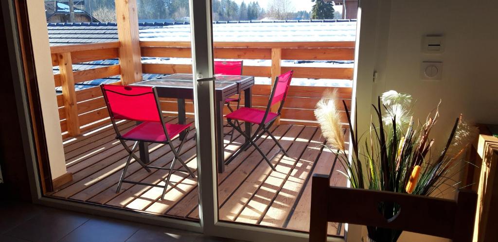MAGNIFIQUE APPARTEMENT REFAIT à NEUF - CALME - 2 Chambres - 6 Personnes - Vue Montagne GRAND CERF 65 74430 Saint-Jean-dʼAulps