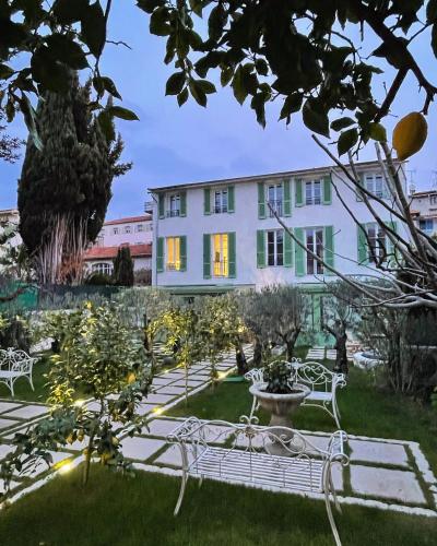 Magnifique appartement sur jardin - Vieil Antibes
