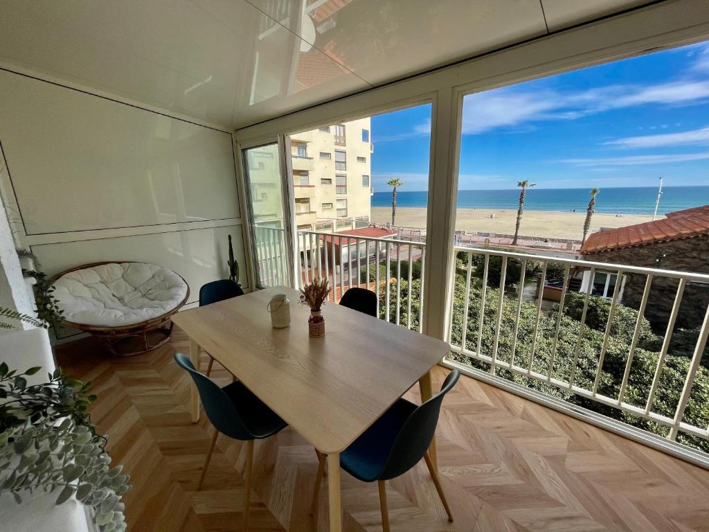 Appartement Magnifique appartement vue mer 4 personnes 12 Boulevard Cassanyes 66140 Canet-en-Roussillon