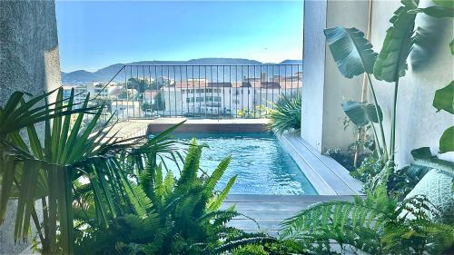 Magnifique duplex 220m2, classé 5 étoiles, rooftop, jacuzzi, vue mer et bastion centre ville