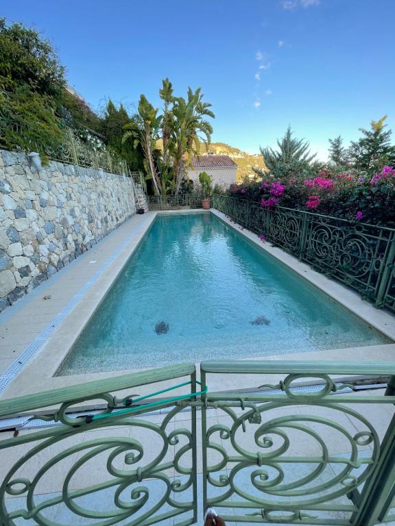 Appartement Magnifique Pool House à 2 min de Monaco 21 Avenue Notre Dame Bon Voyage 06190 Roquebrune-Cap-Martin