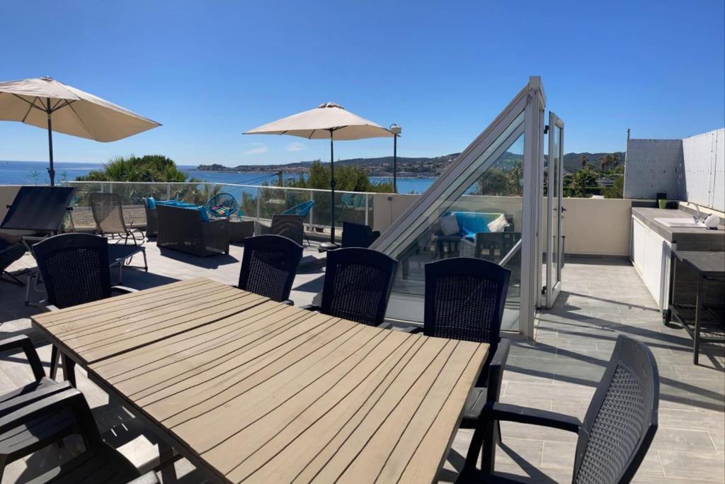 Appartement MAGNIFIQUE Rooftop avec VUE panoramique sur MER 1206 Route de Bandol 83110 Sanary-sur-Mer