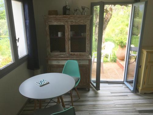 Magnifique studio dans maisonnette
