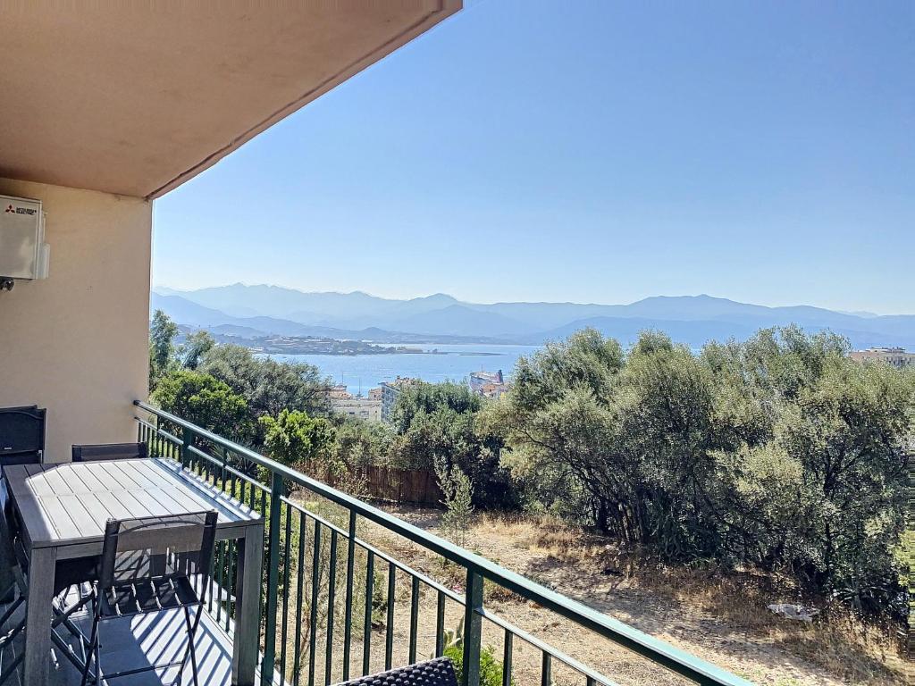 Appartement Magnifique T2 cosy au centre ville d’Ajaccio 1 Rue des Glycines 20000 Ajaccio