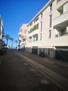 Appartement Magnifique T2 les pieds dans le sable Immeuble Rive Gauche appt 106 1er étage 6 Rue Alsace Lorraine 30240 Le Grau-du-Roi Languedoc-Roussillon