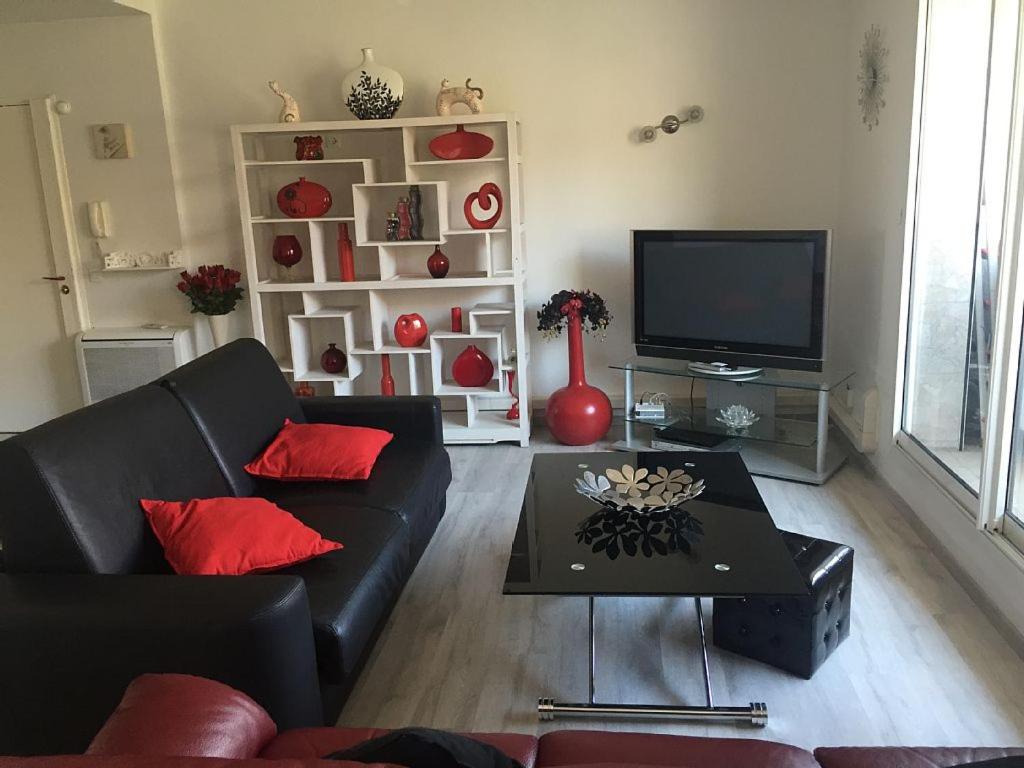 Appartement MAGNIFIQUE T3 85m2 VIEUX PORT/CORNICHE 4 Rue Capitaine Dessemond 13007 Marseille