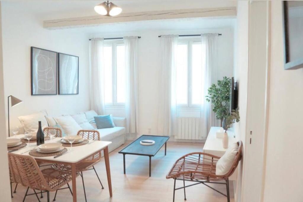 Appartement Magnifique T3 sur le Vieux Port-à 2 pas du Panier 10 Rue Coutellerie 13002 Marseille