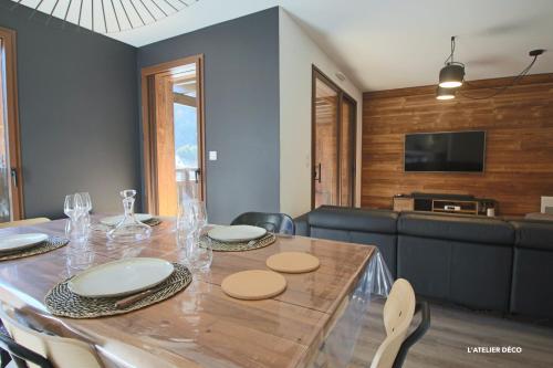Magnifique T5 Duplex de Grand Standing 120m2 neuf classé 4 étoiles pour 8 personnes en plein centre de Saint-Lary-Soulan