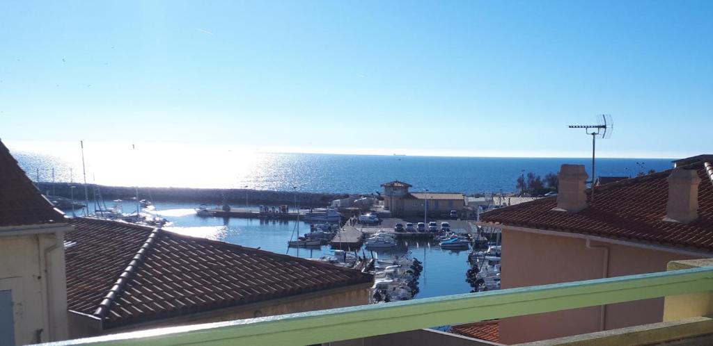 Appartement Magnifique vue mer et port 11 Avenue Adolphe Fouque 13960 Sausset-les-Pins