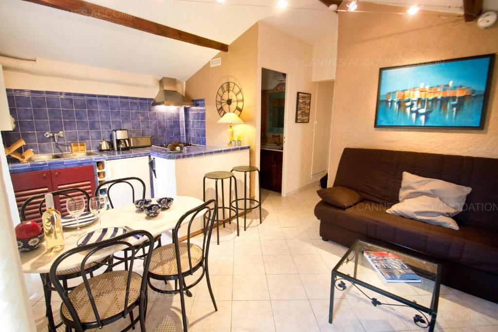 Appartement Maillot petite rue saint antoine 4 06400 Cannes