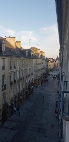 MAIRIE -APPT 75M2 -3 CHBRES Séparées