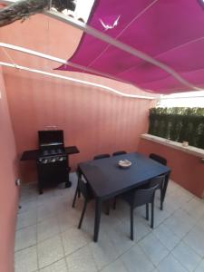 MAISON 100 M2, Terrasse 25 m2, Clim, 3 chbs avec tv, parking