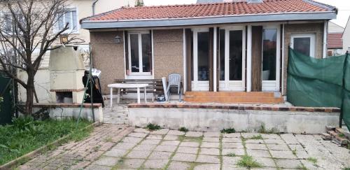 Maison 2 chambres, terrasse/jardin (proche PARIS)
