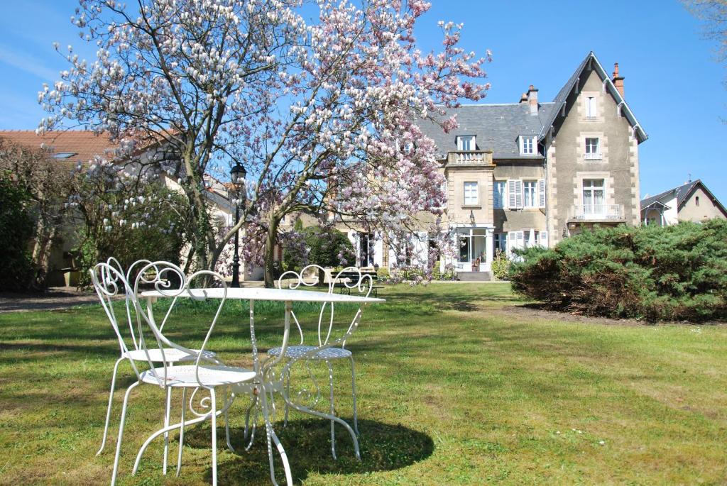 Maison atypique dans circulade 11150 Bram