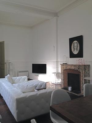 Appartement Appartement Maison Aubanel N°4 /1er étage - Gauche 7 Place Saint-Pierre Avignon
