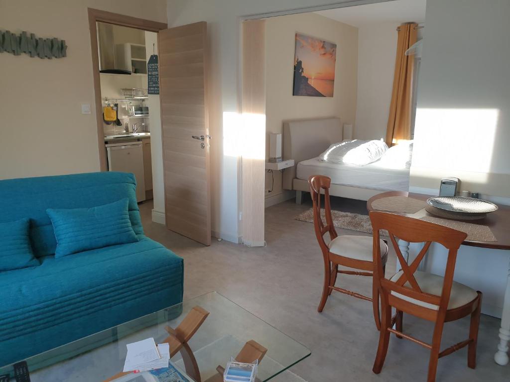 MAISON CABROL