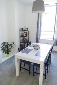 Maison Carrée/Coeur historique de Nîmes - Superbe Appt 55m²