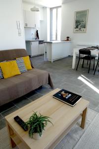 Appartement Maison Carrée/Coeur historique de Nîmes - Superbe Appt 55m² 3 Rue Racine 30900 Nîmes Languedoc-Roussillon