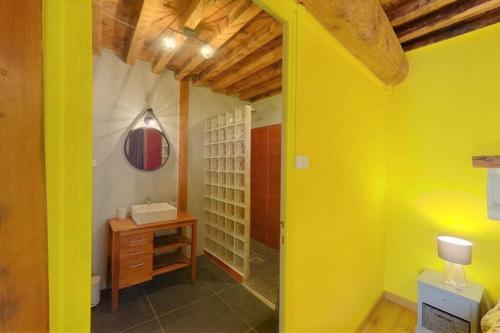 Maison de charme dans le centre historique , WIFI CLIM 6 pers calme et confort